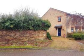 2 bedroom Detached t...